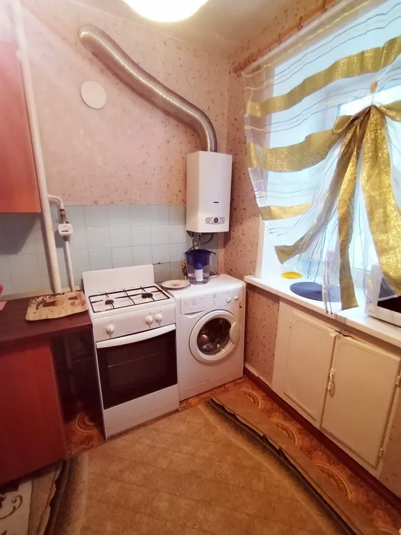 Двухкомнатная квартира с 4 диванами на Ушакова