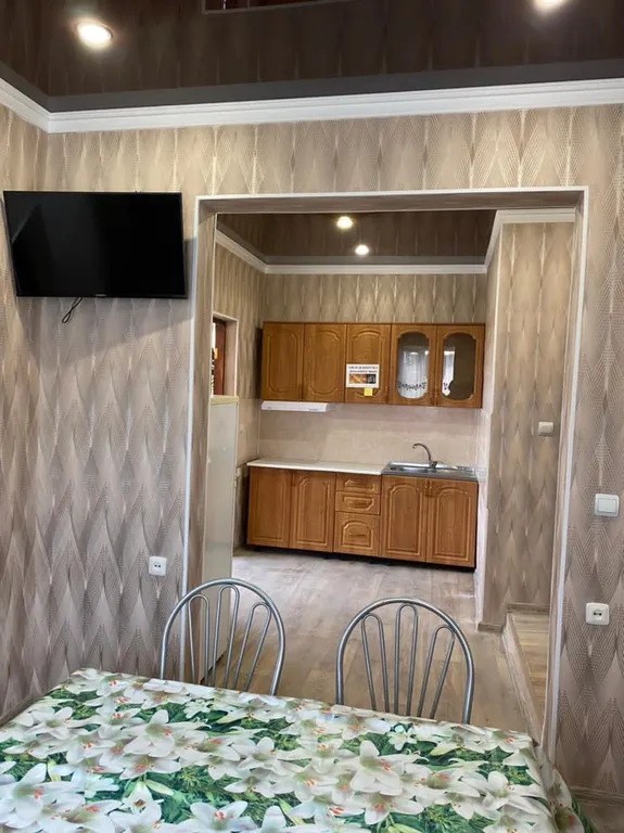 Коттедж в саду