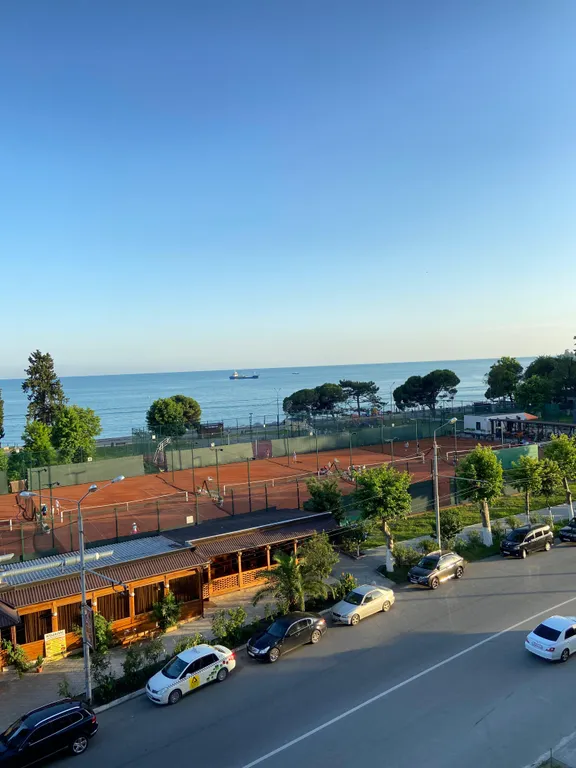 Просторная квартира с видом на море