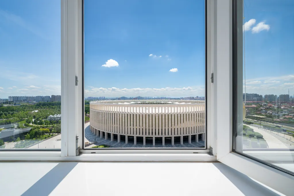 С фантастическим видом у парка Краснодар