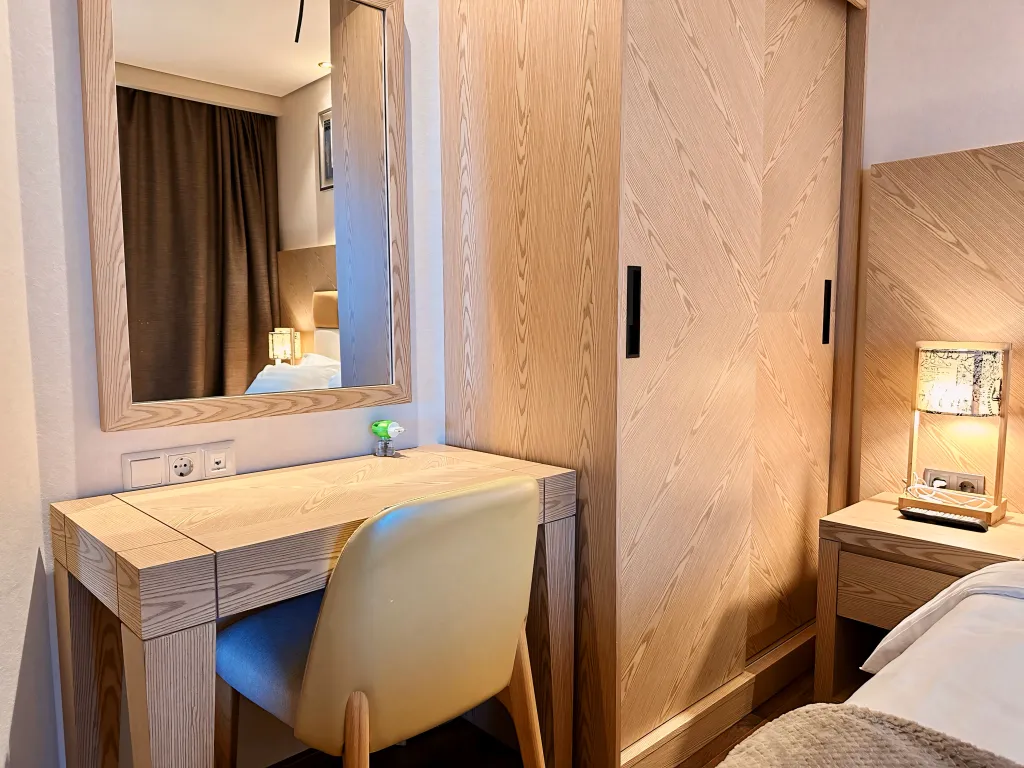 2-комнатный люкс с большой террасой | Вид на море и бассейн