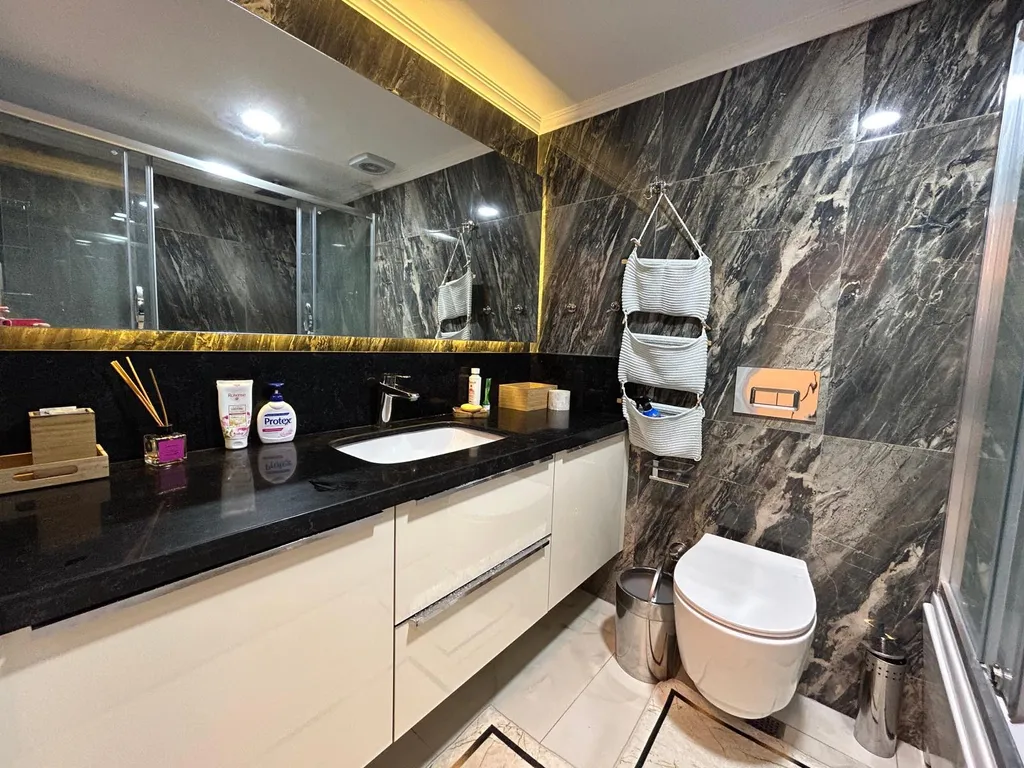 Около моря со своим пляжем