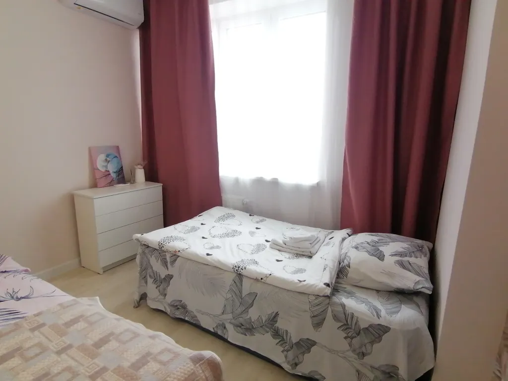 Белоснежная новая квартира с видом на Ледовую Арену