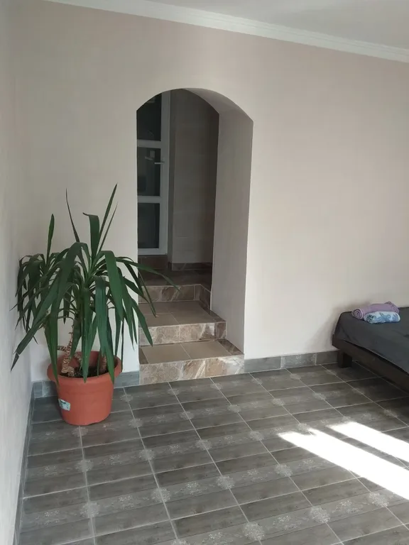 Коттедж Целый этаж в частном доме со своим садом и парковкой — Ялта