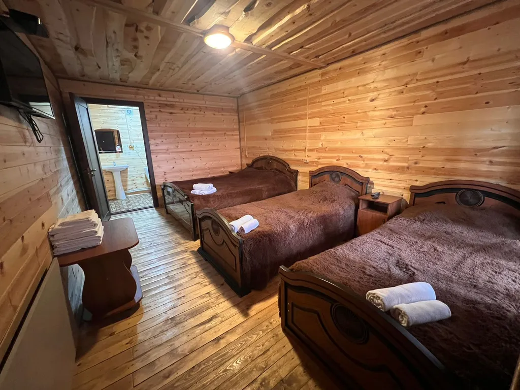 8-комнатный Дом