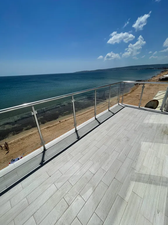 Апартамент на берегу