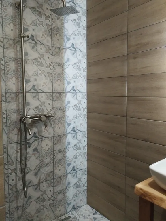 Дом с озером, река, лес