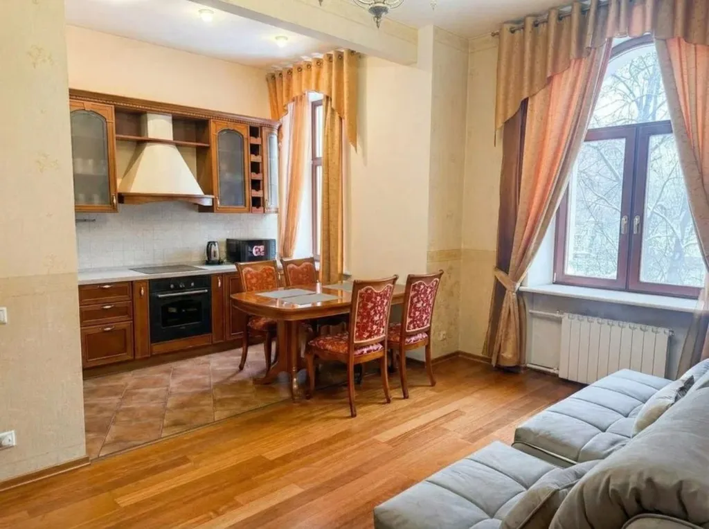 Квартира Уникальные апартаменты в легендарном здании — Москва