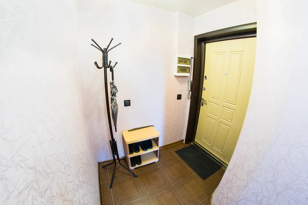 Апартаменты возле ТЦ Триумф с балконом