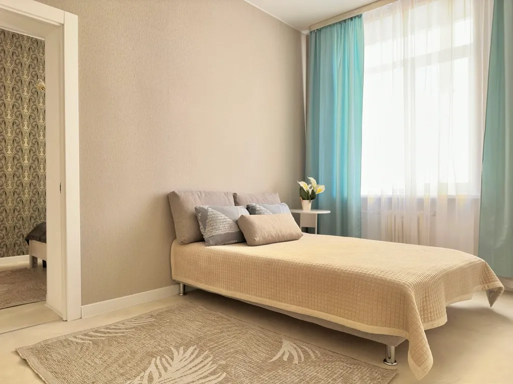 Квартира рядом с Лопатинским садом и крепостной стеной