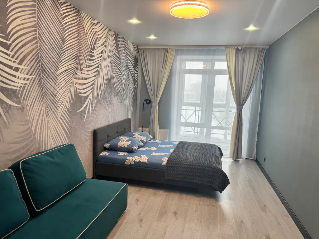 Большая Уютная 1-комнатная квартира,своя парковка,рядом магазин,центр