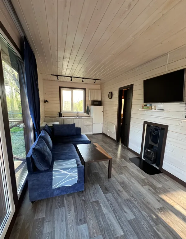 Коттедж Коттедж с сауной рядом с озером — Луга