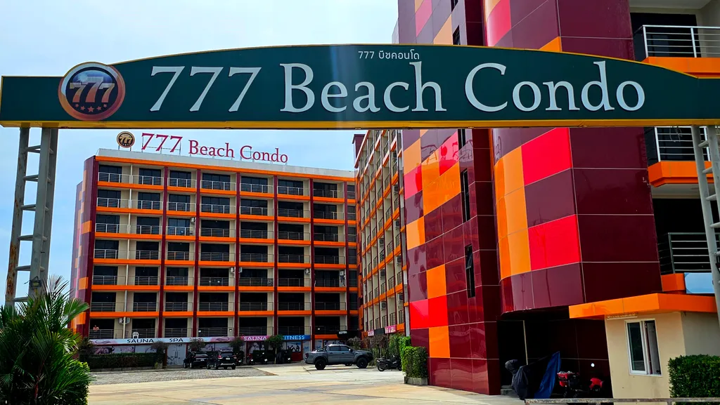 Студия с видом на закат