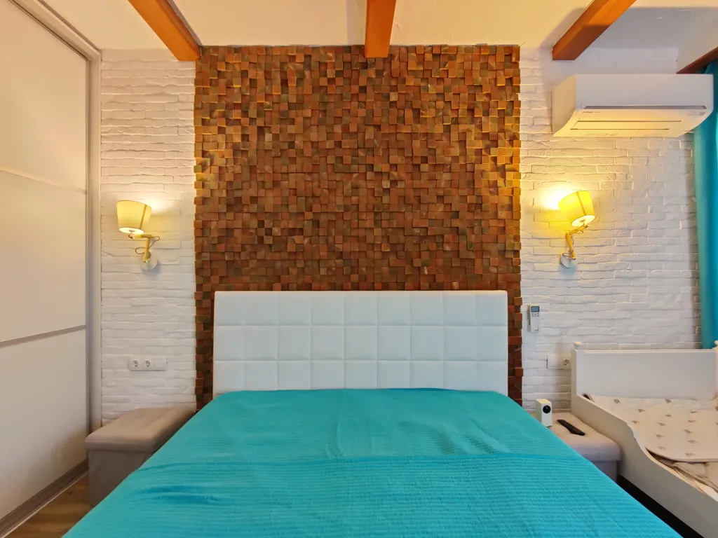 Просторный двухуровневый апартамент в стиле лофт в комплексе Меридиан