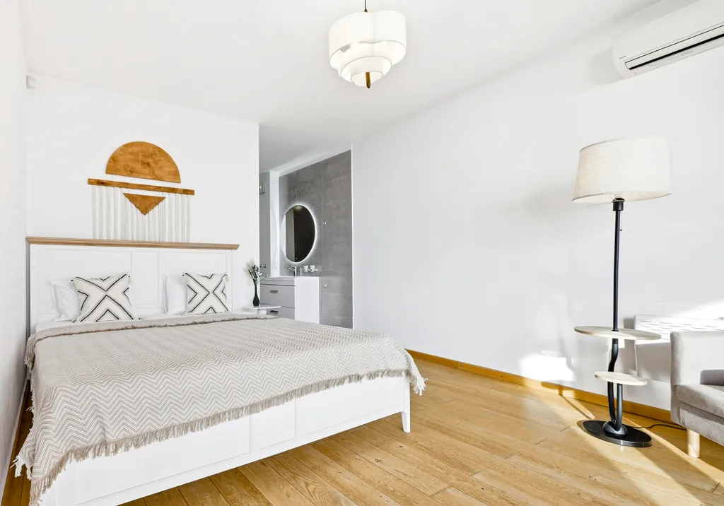 Современная квартира с видом на море  № 191