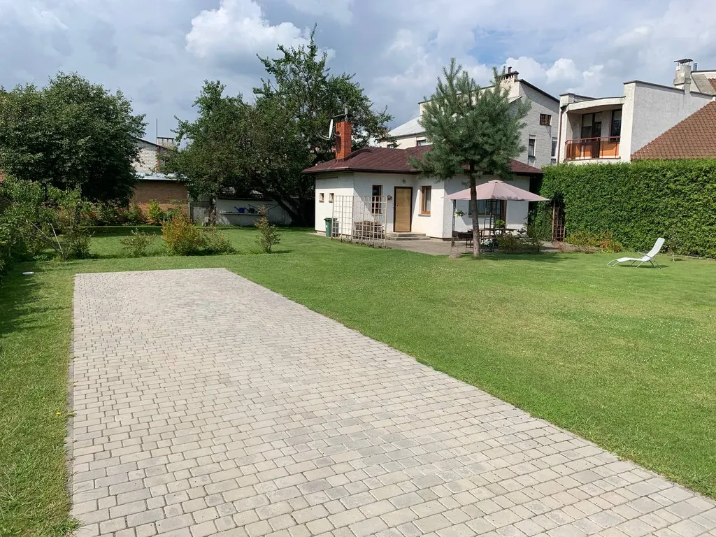 Дом для отдыха в зелёной части города