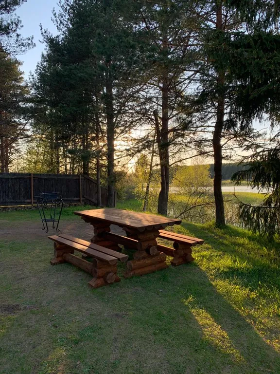 Шале с камином и 3 спальнями на берегу озера Селигер