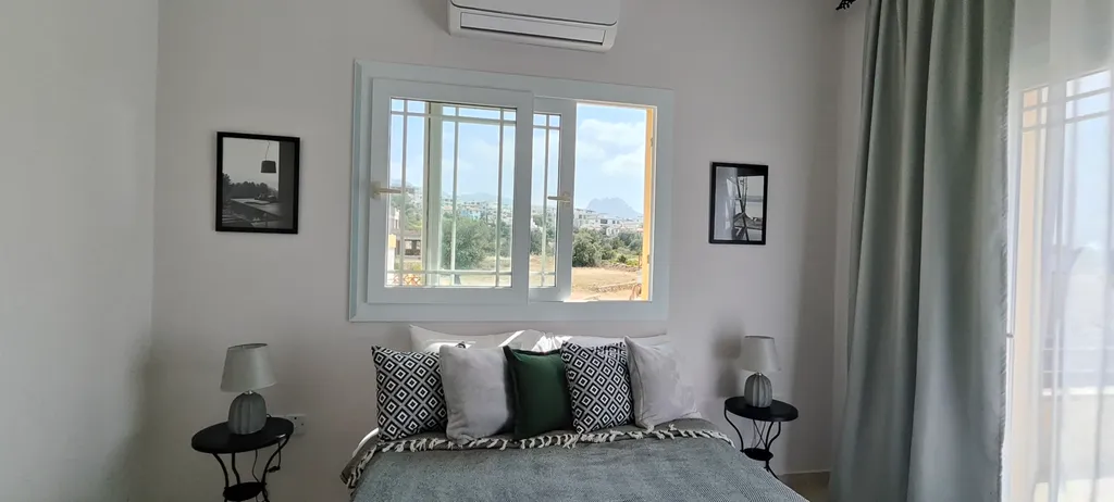 Пентхаус с видом на море и горы