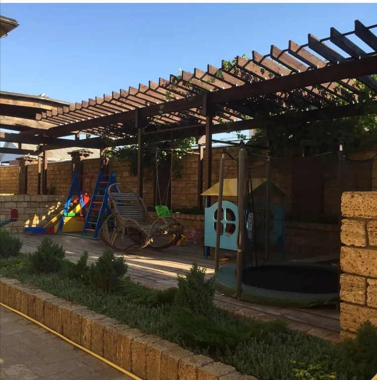 Двухкомнатные апартаменты с кухней у моря