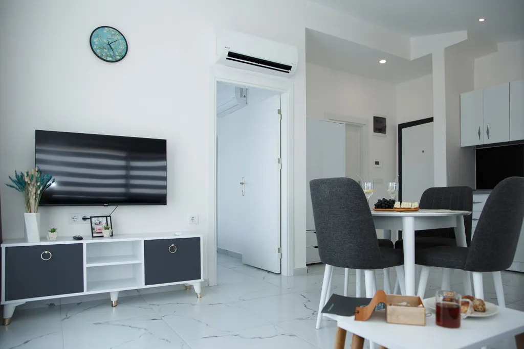 Стильные апартаменты с видом на море