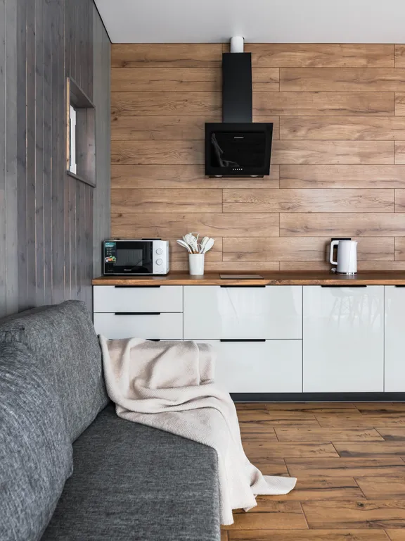 Новый современный дом с просторной кухней-гостиной