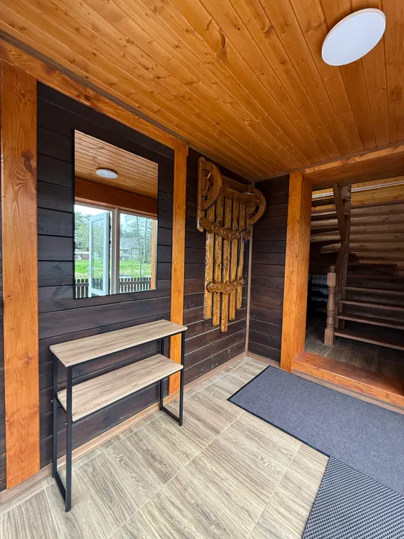 Дом на берегу речки