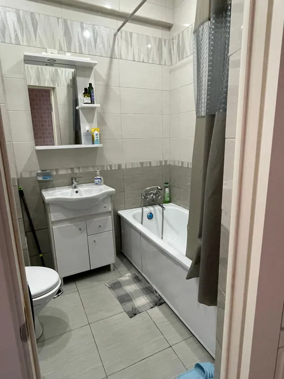 Квартира в тихом районе и отличной локацией