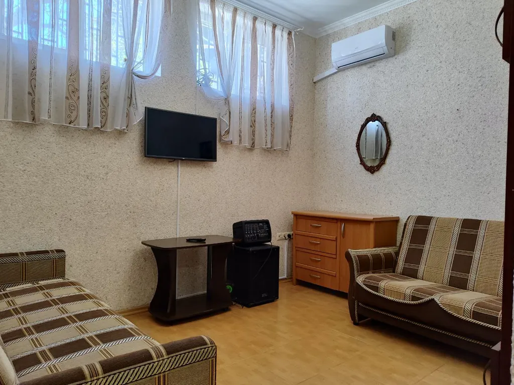 Домик с двориком