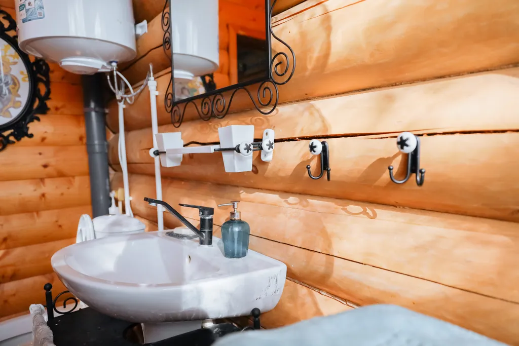 Огромная фамильная усадьба с баней на берегу водохранилища