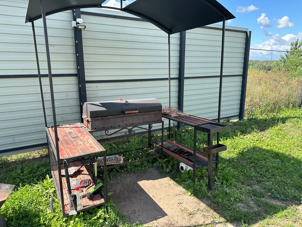 Стильный современный дом для отдыха на природе