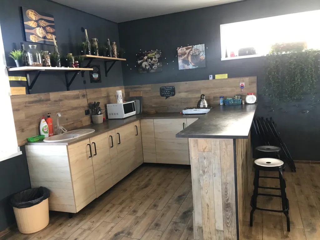 Уютный гостевой дворик в живописном тихом уголке