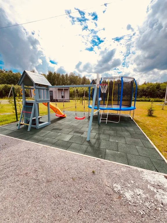 Коттедж Новый комфортабельный дом на берегу лесного озера Маролампи — Стеклянный