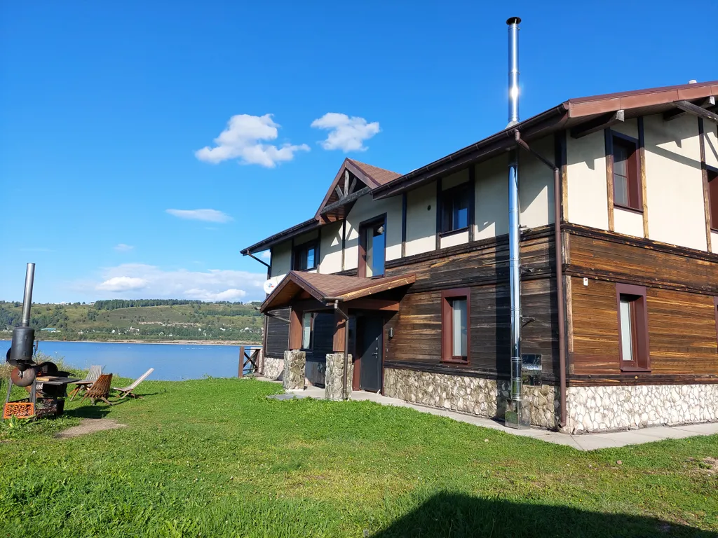 Коттедж на берегу Ангары