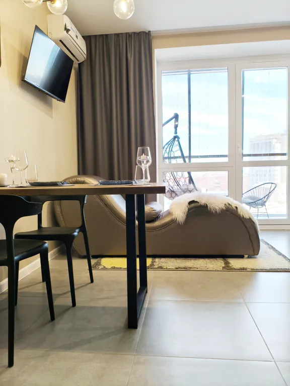 Квартира Стильные апартаменты в центре, панорамным видом на город — аренда посуточно в Омск