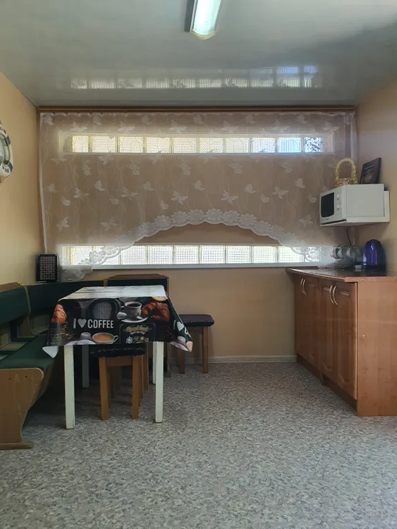 Дом с бассейном у моря