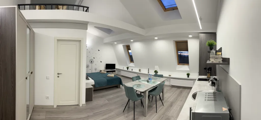 Студия с видом на море