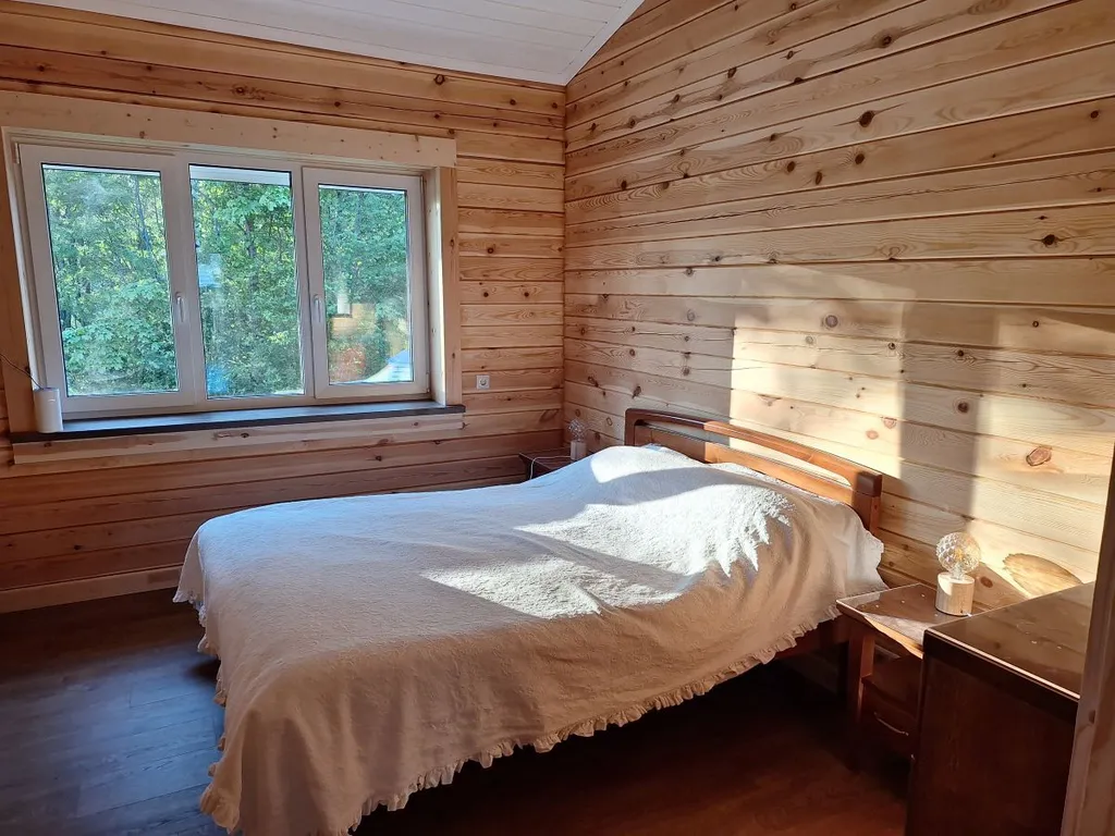 Коттедж на берегу реки в Рощино