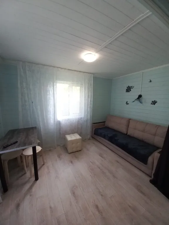 Участок с домом на берегу реки Лагутник