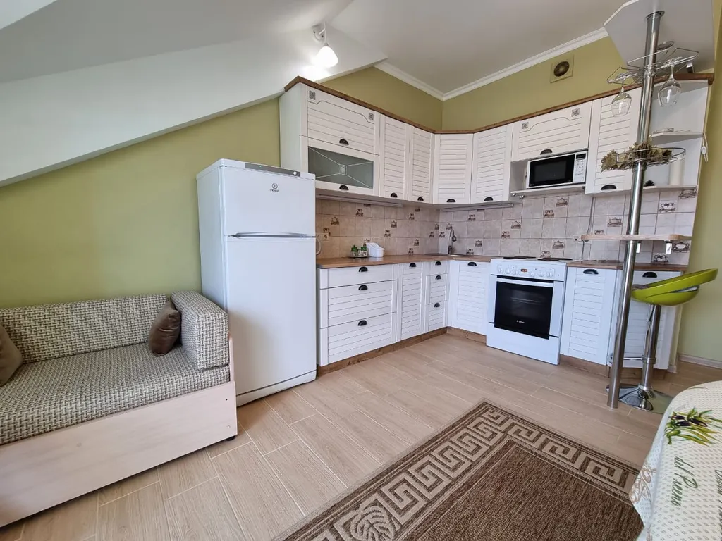 Квартира Квартира Уютная мансарда с видом на горы — Геленджик