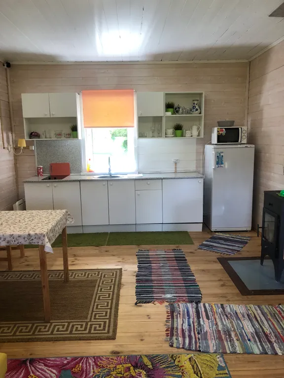 Уютный домик у леса с камином и сауной.