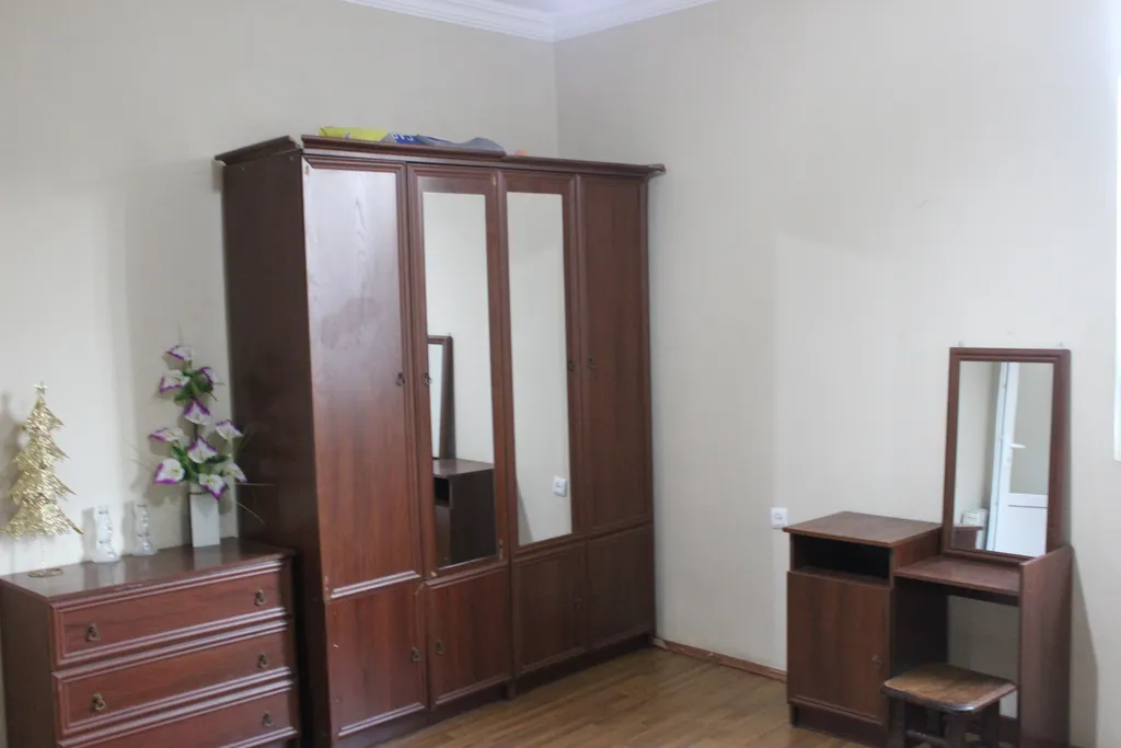 Второй этаж частного дома с балконом