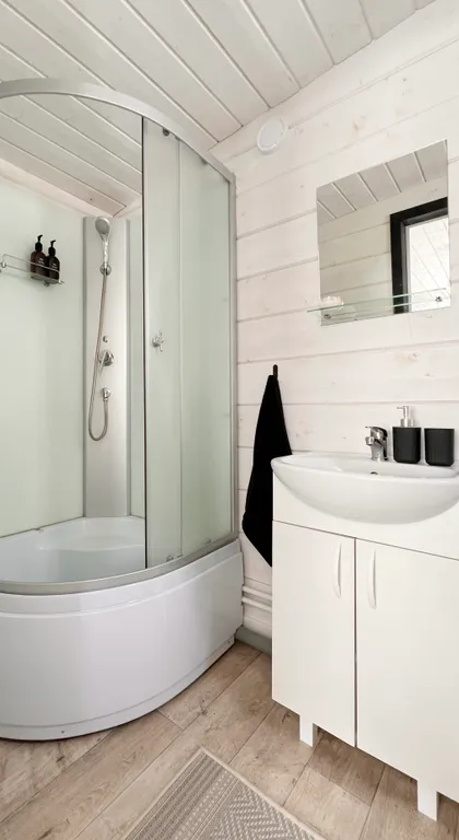 Коттедж Домик у реки с террасой — Тосно