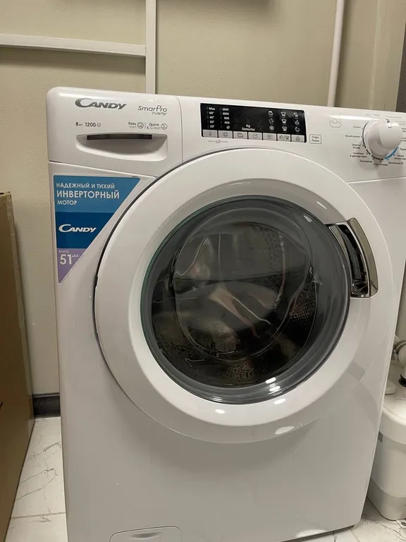 Студия у центрального здания ЮВЖД