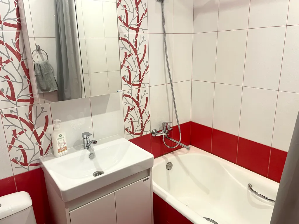 Уютная квартира с самозаселением рядом с президентским, ур. Мед центром