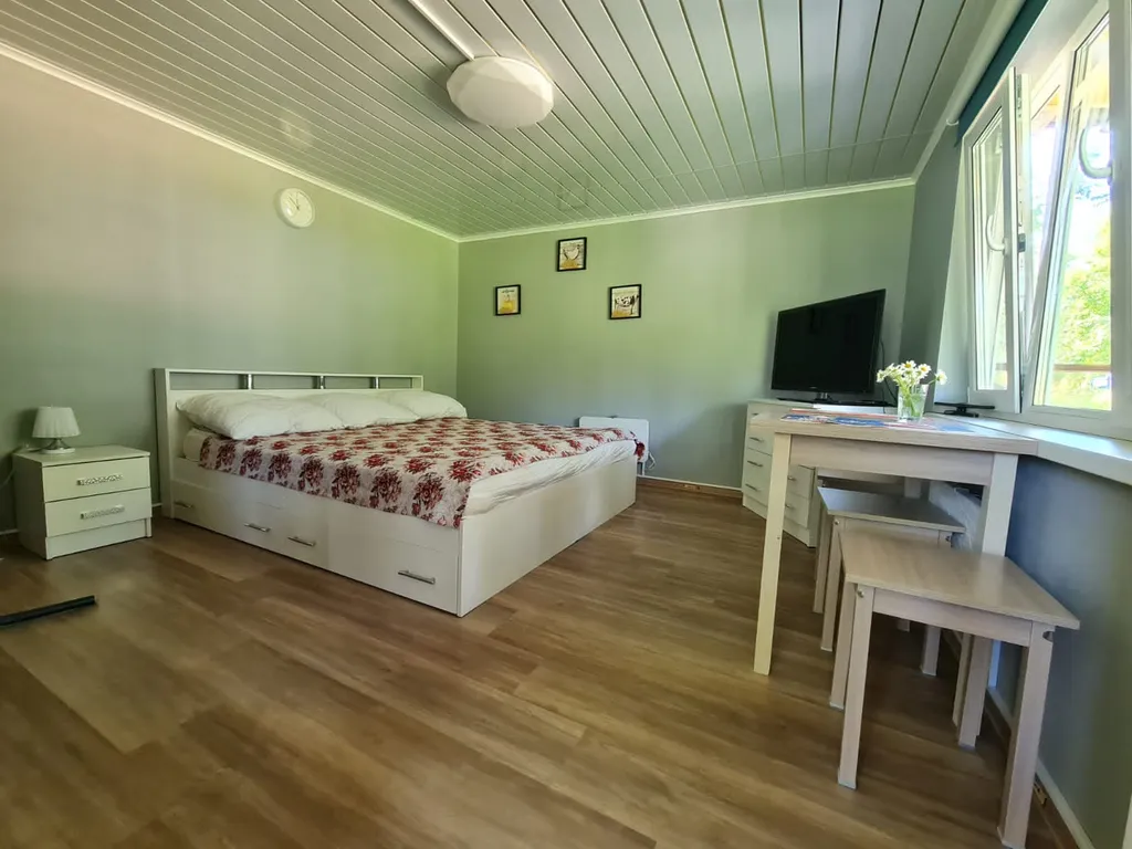 Коттедж Гостевой домик — Луга