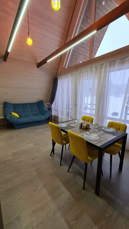 Уютный домик с видом на лес