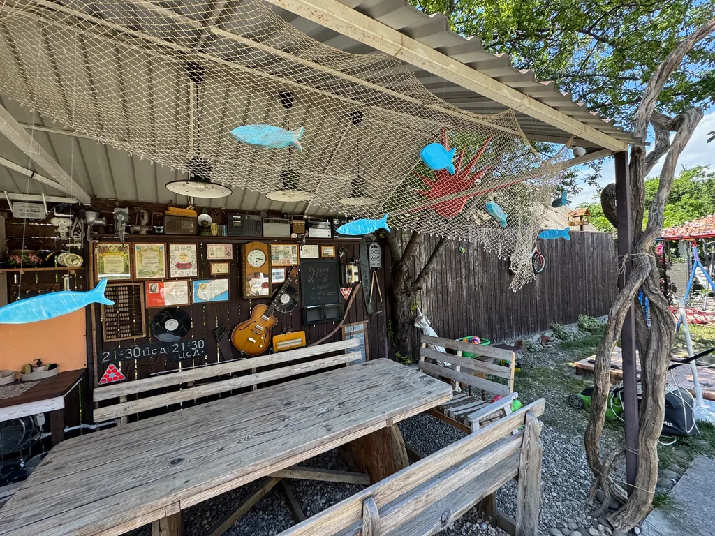 Домик с двуспальной кроватью и террасой