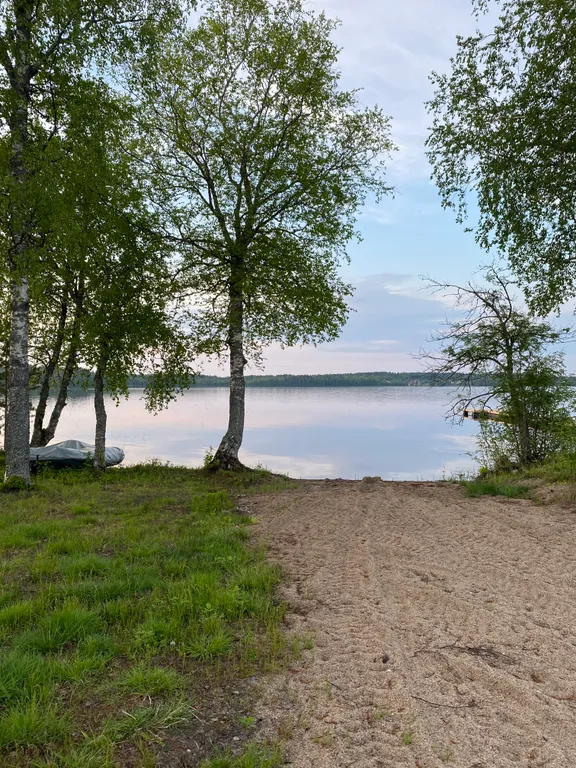 Уютный дом с бассейном на природе