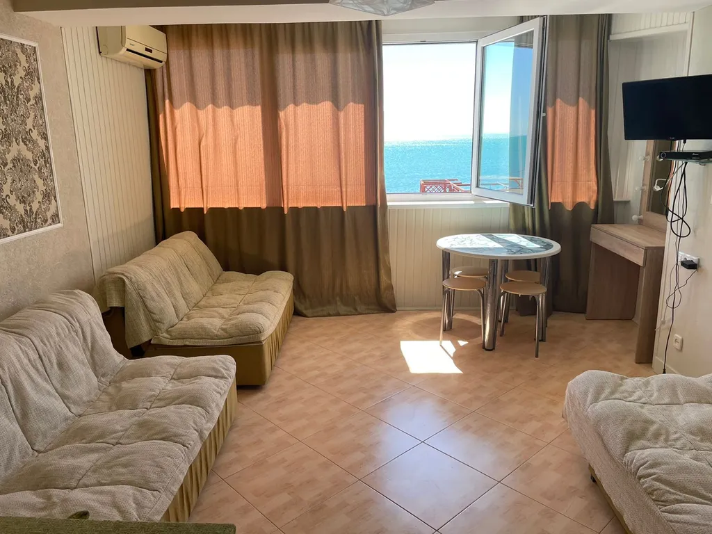 Квартира Эллинг-студия с видом на море, Восточная набережная — аренда посуточно в Семидворье