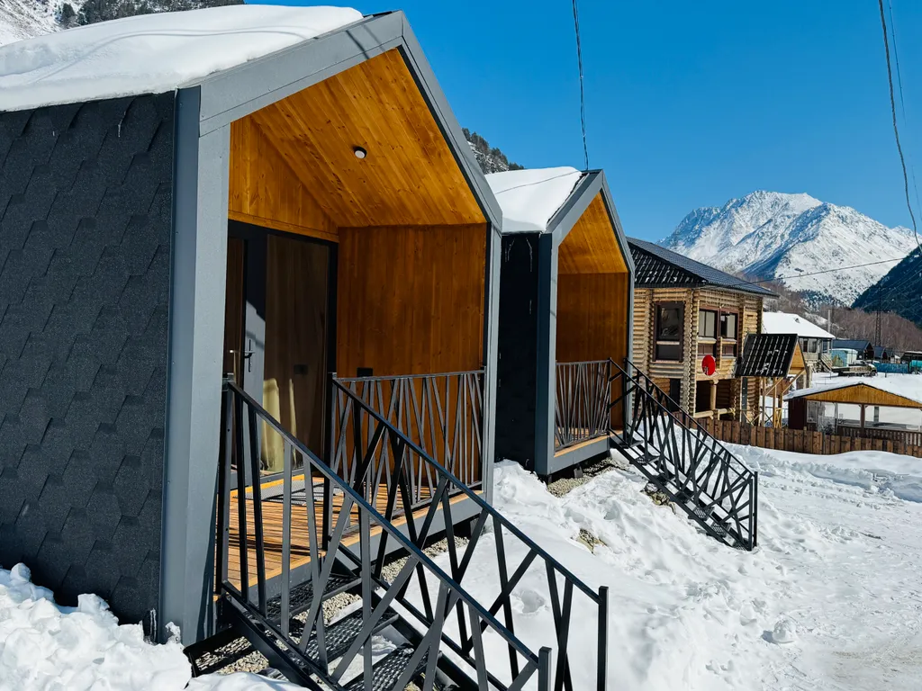 Дом с видом на Кавказский хребет